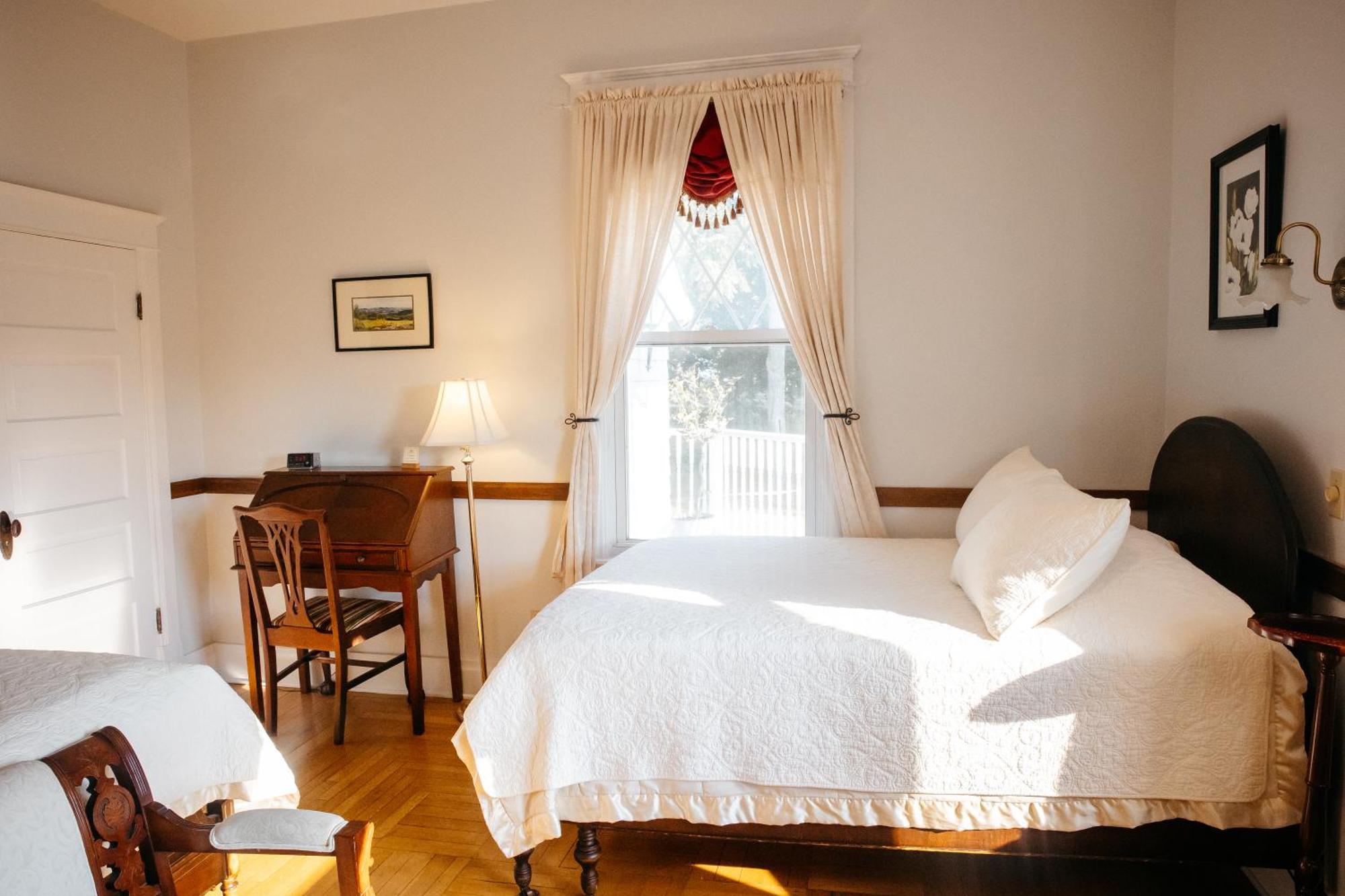 Friendly City Inn B&B Харисонбург Екстериор снимка