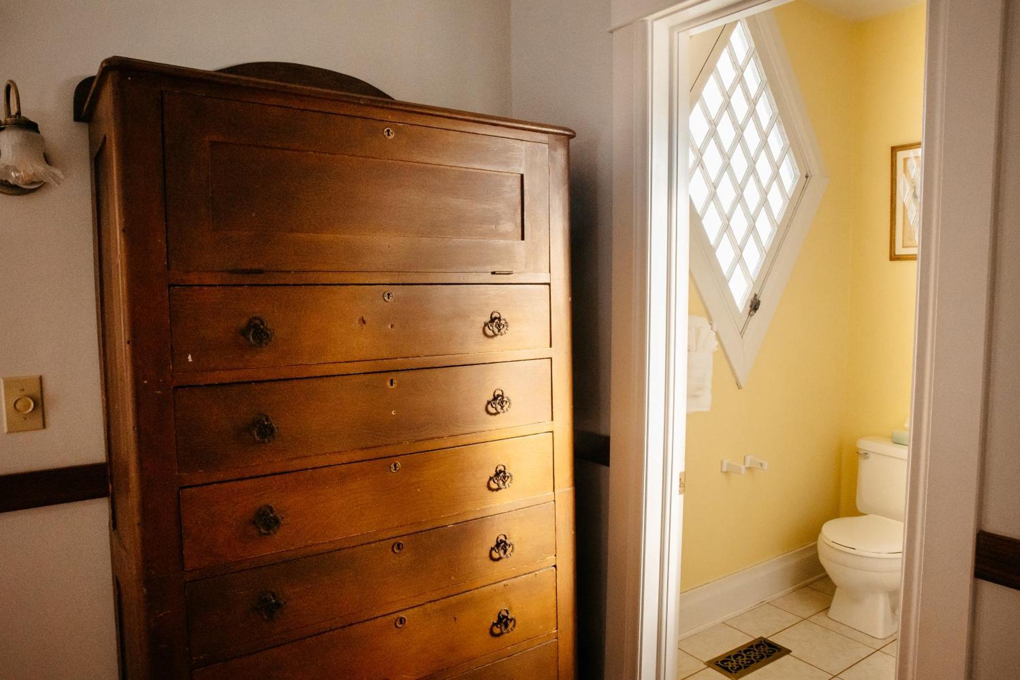 Friendly City Inn B&B Харисонбург Екстериор снимка